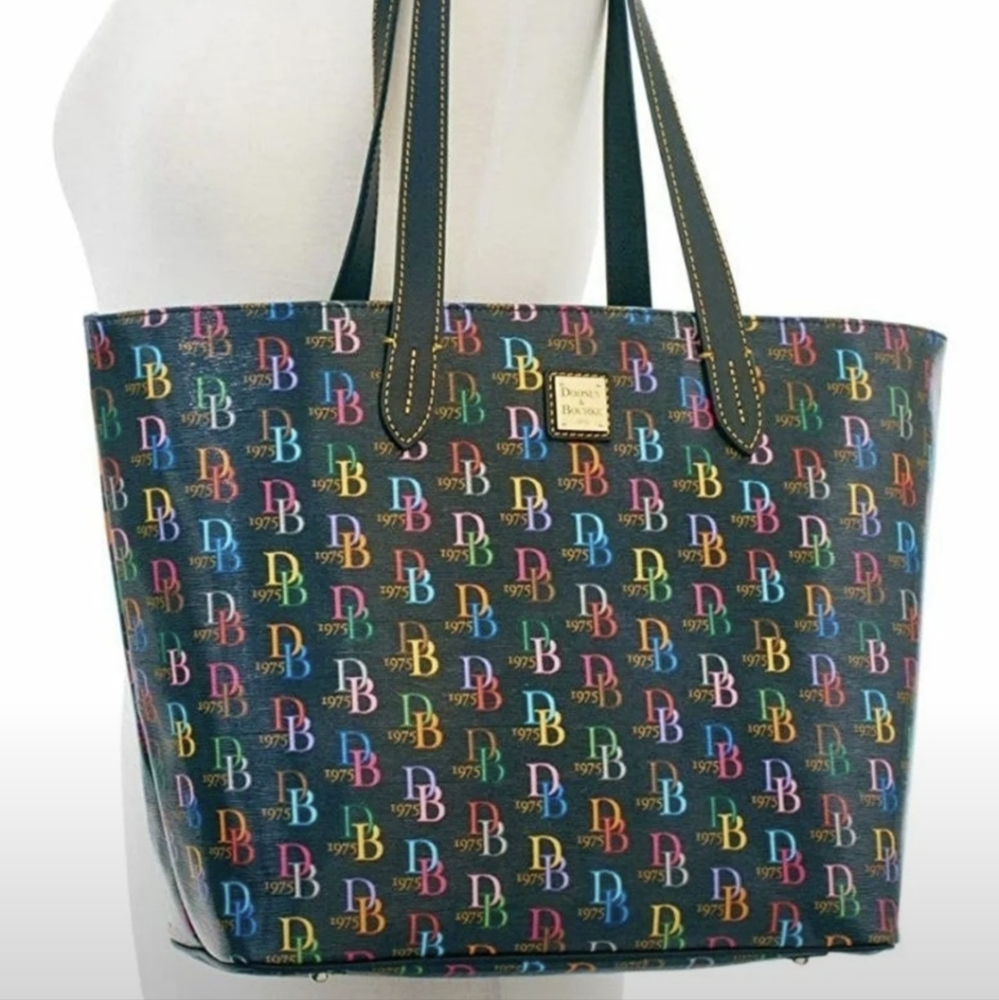 Large Dooney& Bourke Handbag (RARE)
